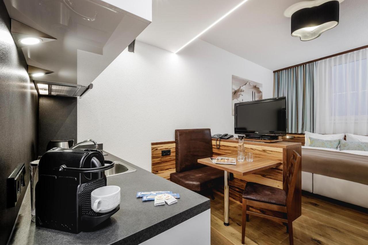 Alpinlounge Raetia Appartements Ischgl Bagian luar foto